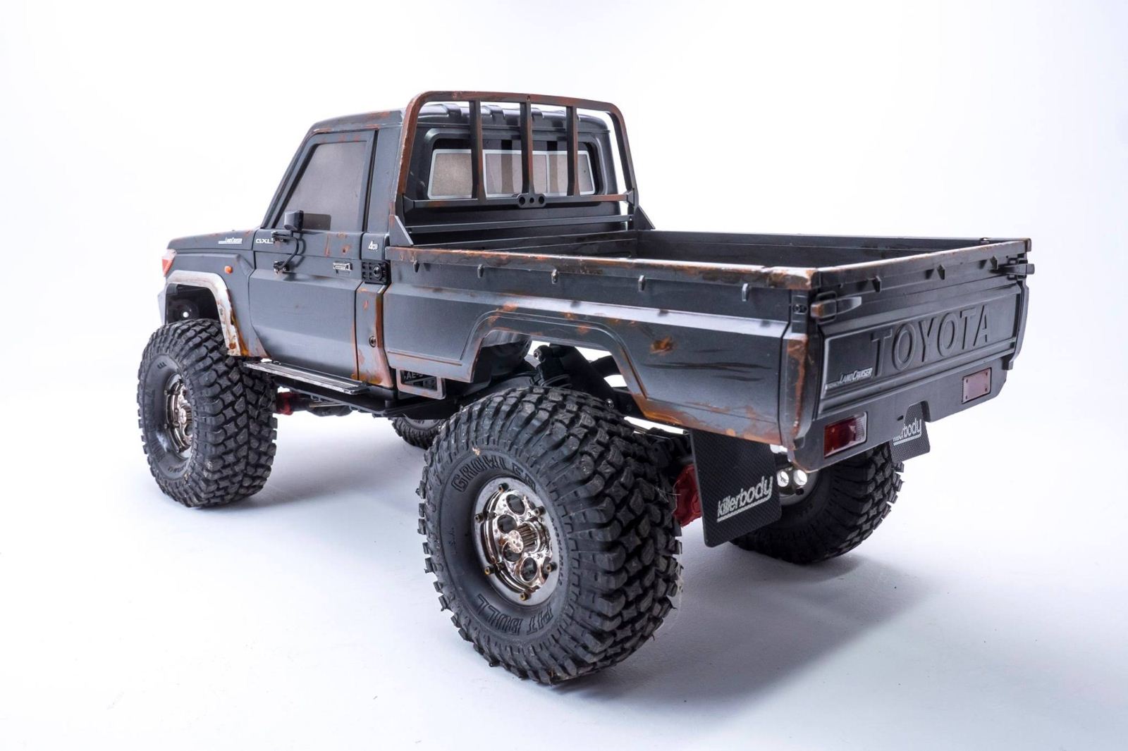 axial scx10 land cruiser